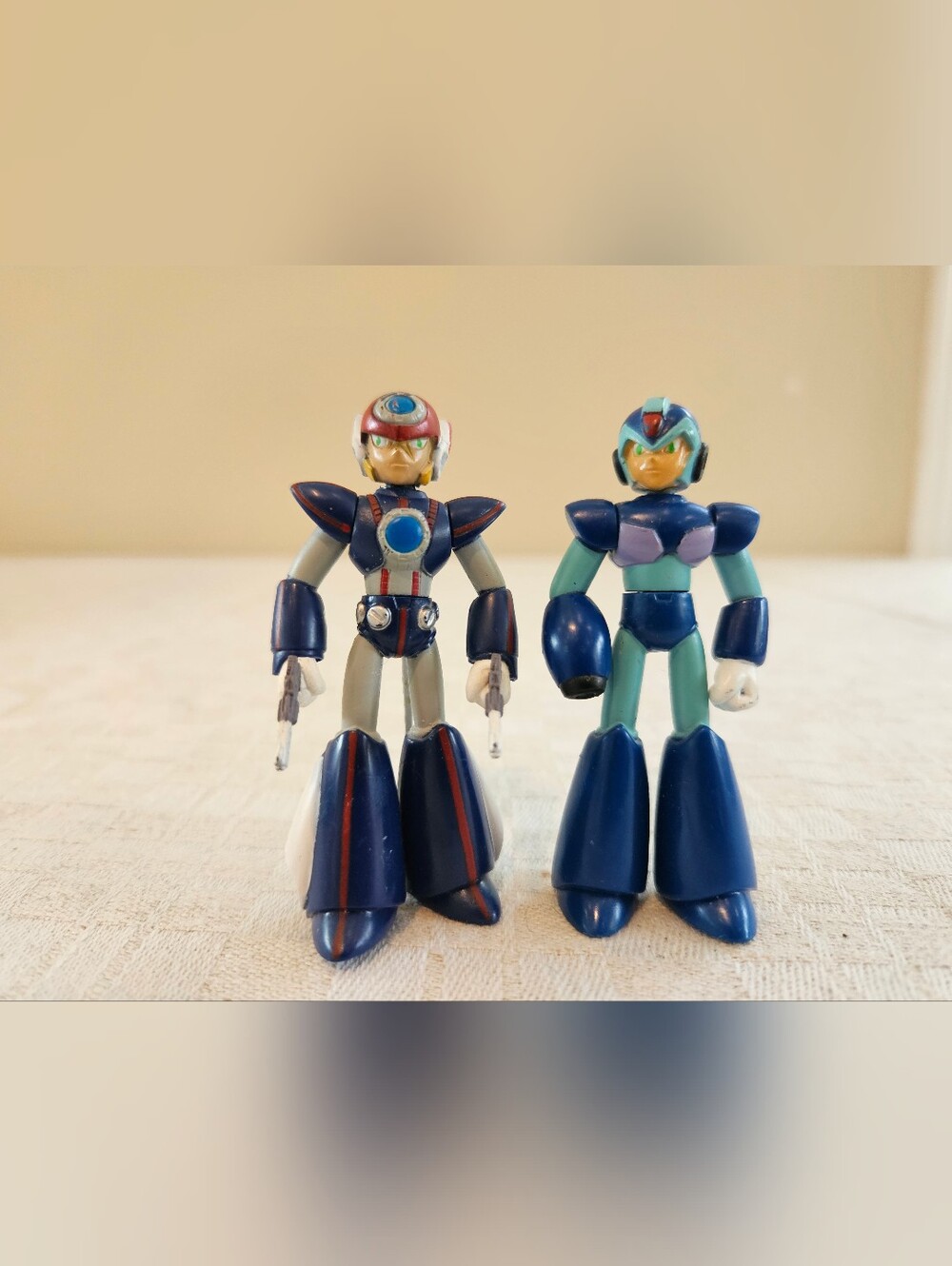 Megaman X Axl 3" And Mega Man X Action Figure Poseable Mini Jazwares Capcom 2004